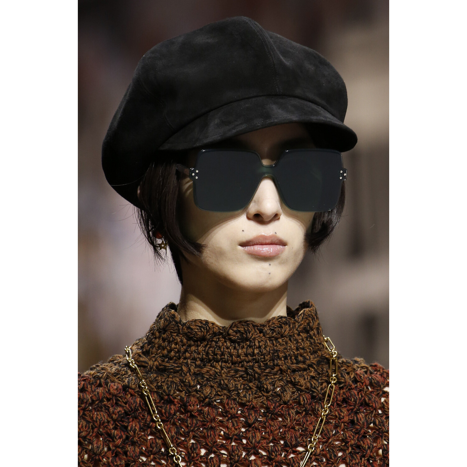 Фото Details Christian Dior , Details Dior Fall 2018 Ready-to-Wear , Детали показа Кристиан Диор , Детали показа Диор осень зима 2018 , Fashion show , неделя моды в Париже , PFW , Мария Грация Кьюри , Mainstyles